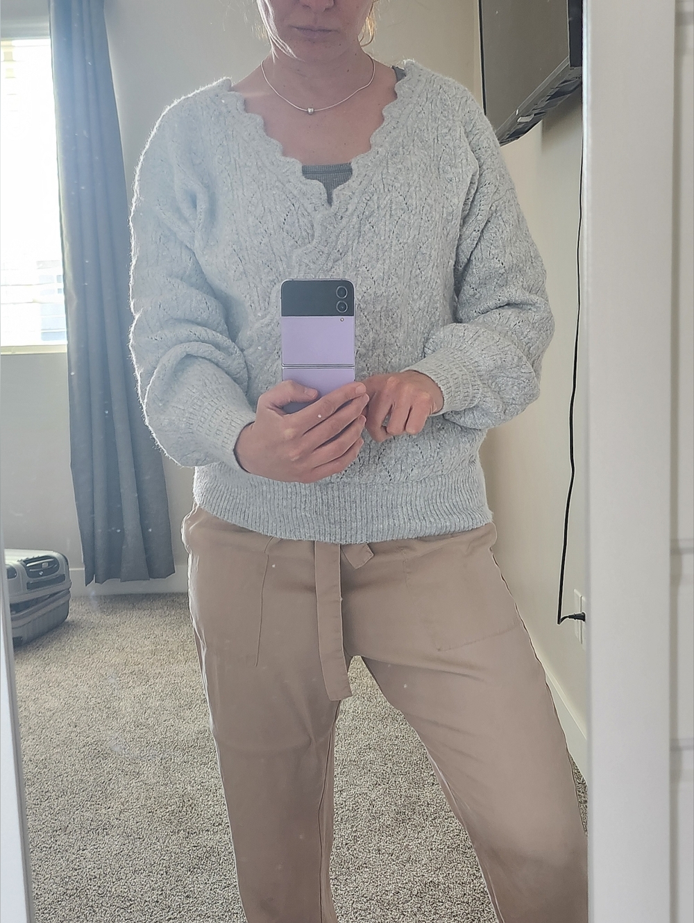Listicle Scalloped Cable Knit V-Neck Sweater - Light Gray